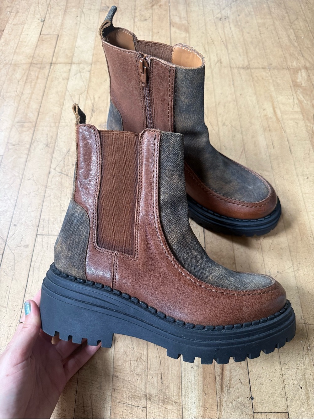 CASTA Lug Sole Leather Ankle Boots Zip Up 2 Tone Boho Whimsical Fairy Grunge 37